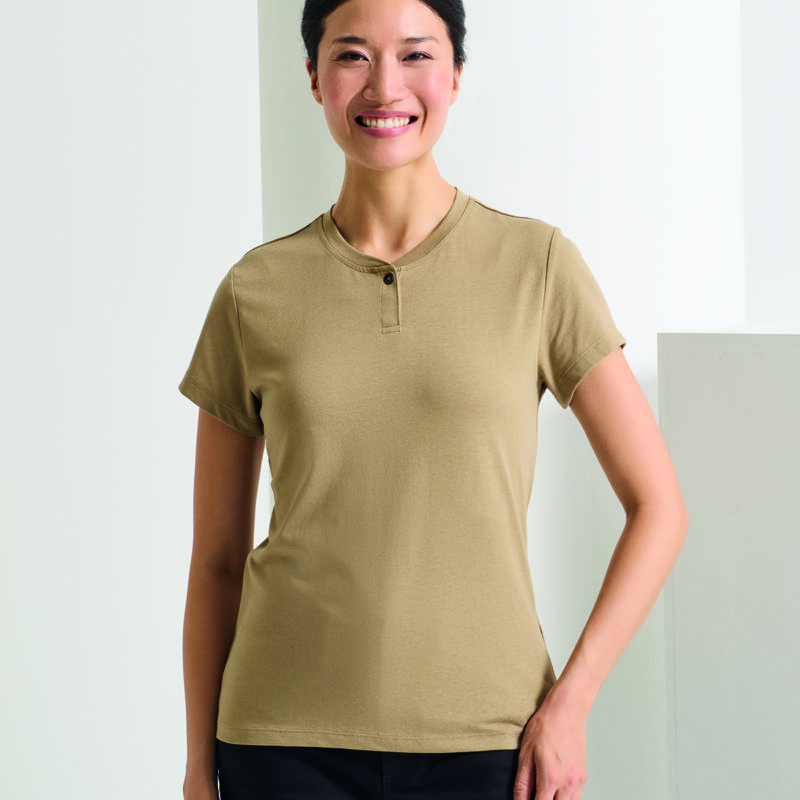 Womenās Cotton RichāComisā Tee